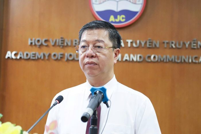  PGS-TS Vũ Trọng Lâm phát biểu tại hội thảo. Ảnh: TRẦN BÌNH 
