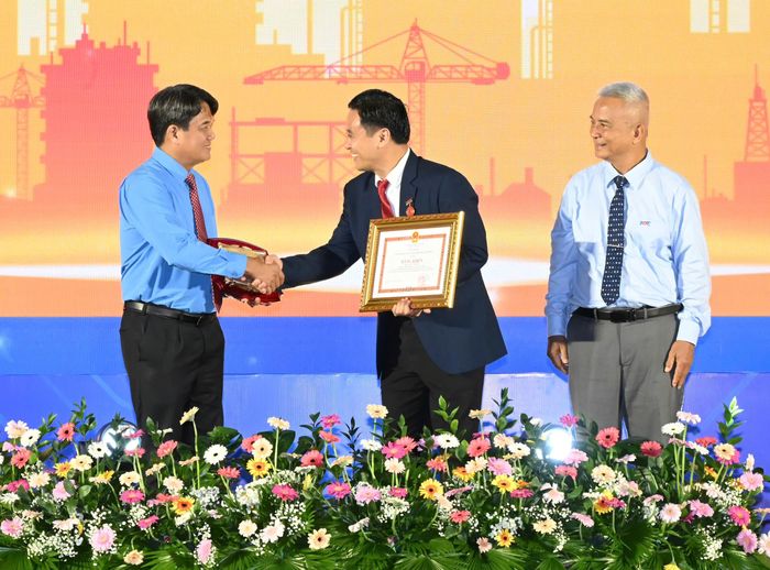  Cá nhân vinh dự nhận Giải thưởng Tôn Đức Thắng. Ảnh: VIỆT DŨNG 