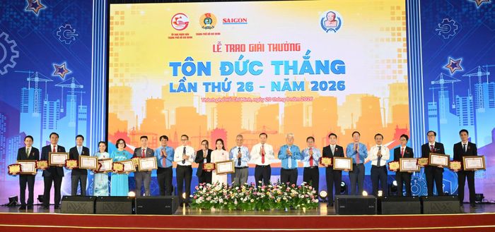  Cá nhân vinh dự nhận Giải thưởng Tôn Đức Thắng. Ảnh: VIỆT DŨNG 