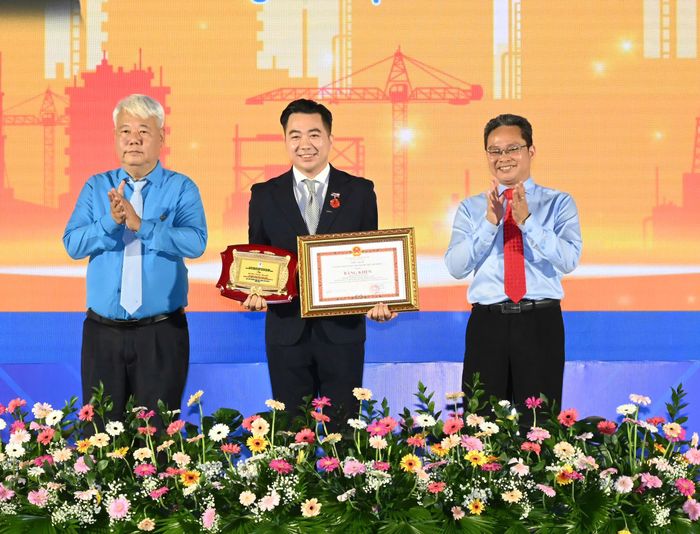  Cá nhân vinh dự nhận Giải thưởng Tôn Đức Thắng. Ảnh: VIỆT DŨNG 