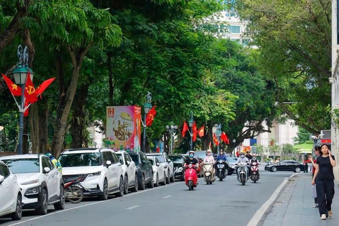  Hà Nội triển khai nhiều biện pháp nhằm bảo đảm an toàn giao thông, chống ùn tắc dịp nghỉ lễ 2-9. Ảnh: MINH HIẾU 
