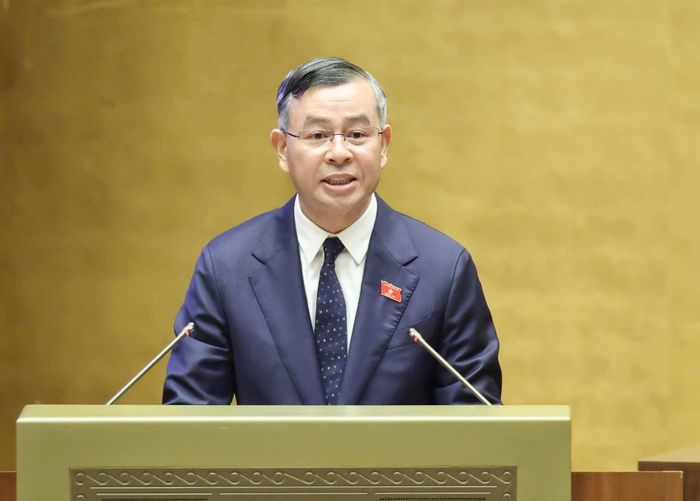 Bộ trưởng Bộ Tài chính Ngô Văn Tuấn phát biểu giải trình, làm rõ một số vấn đề đại biểu Quốc hội nêu, sáng 20-8. Ảnh: QUANG PHÚC