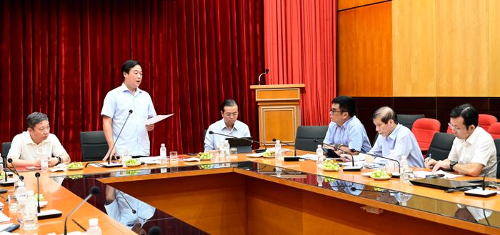Đồng chí Lê Quốc Phong phát biểu chỉ đạo tại buổi làm việc. Ảnh: VĂN MINH