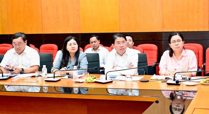 Đại diện lãnh đạo các cơ quan tham mưu, giúp việc Thành ủy và Đảng ủy các cơ quan Đảng TPHCM dự buổi làm việc. Ảnh: VĂN MINH