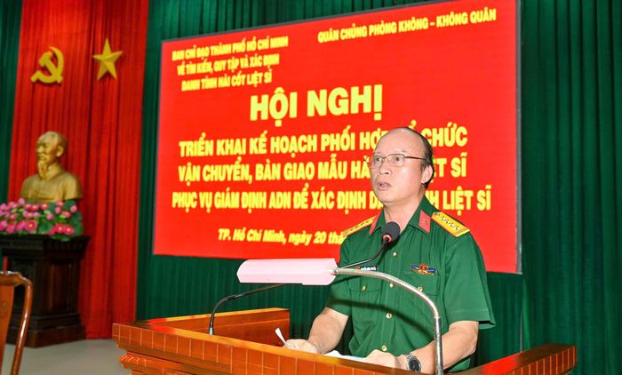 Đại tá Nguyễn Đình Chuẩn phát biểu chỉ đạo hội nghị. Ảnh: MẠNH THẮNG 
