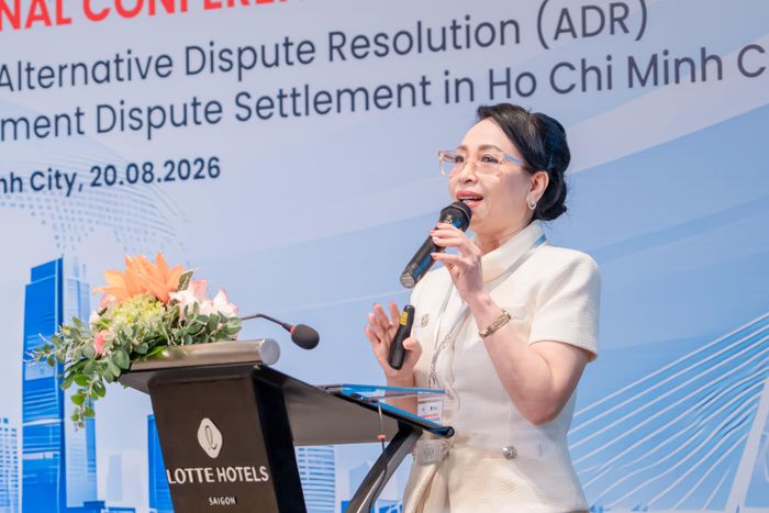  GS-TS Mai Hồng Quỳ trình bày tham luận tại hội thảo. Ảnh: BTC 