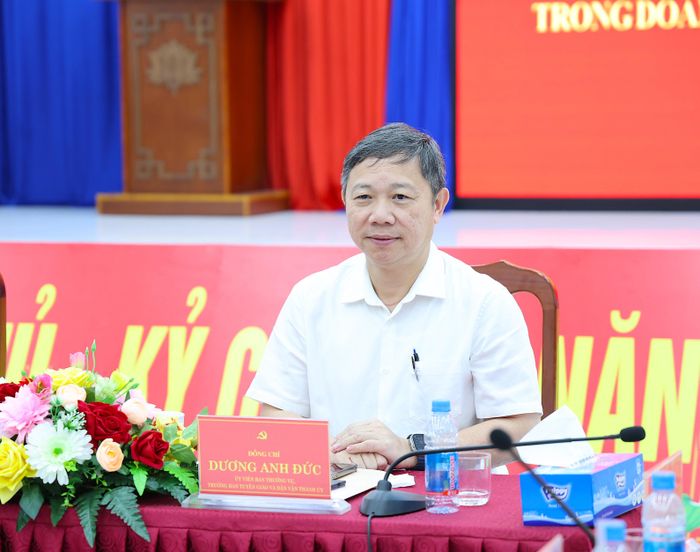  Đồng chí Dương Anh Đức, Ủy viên Ban Thường vụ Thành ủy, Trưởng Ban Tuyên giáo và Dân vận Thành ủy TPHCM tại buổi làm việc. Ảnh: LÊ THOA 