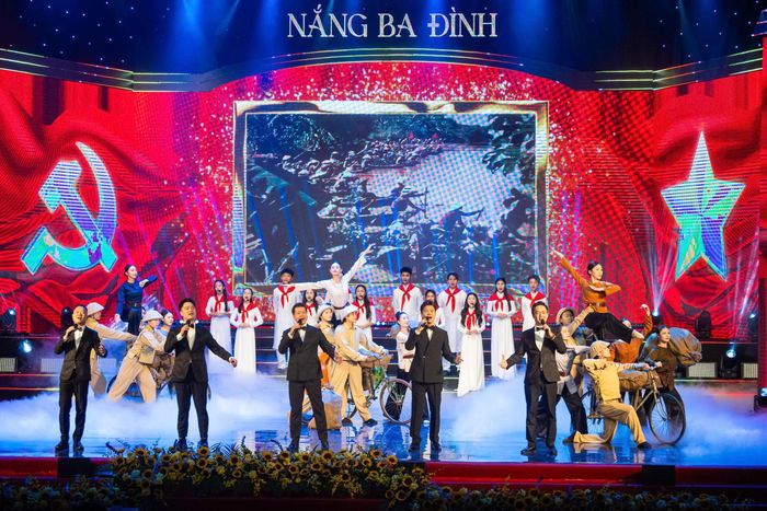  Các tiết mục biểu diễn diễn trong chương trình. Ảnh: VIẾT CHUNG 