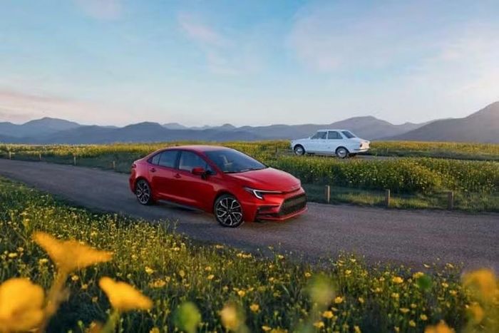 Toyota Corolla lần đầu ra mắt vào năm 1966 và sau đó nhanh chóng vươn lên trở thành một trong những dòng ôtô bán chạy nhất thế giới. Nhân dịp mẫu xe bước sang tuổi 60, Toyota giới thiệu Corolla 60th Anniversary Special Edition 2027 tại thị trường Mỹ.