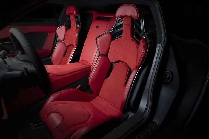 Vào hồi đầu năm nay, Giám đốc Chương trình Xe thể thao Gazoo Racing, ông Jeff Bal, cho biết khách hàng phải trải qua một quy trình thẩm định trước khi được chấp thuận đặt hàng. Chưa rõ khách hàng có phải ký hợp đồng cam kết không bán lại xe trong một khoảng thời gian nhất định hay không. Tuy nhiên, sẽ không bất ngờ nếu đây là một trong nhiều điều kiện mà người mua phải đáp ứng để có thể sở hữu mẫu siêu xe mới của Toyota.