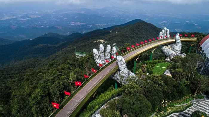 Đắm chìm trong "vũ trụ ánh sáng" tại không gian nghệ thuật tương tác