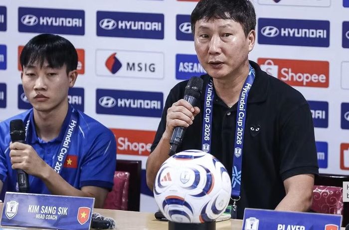 HLV Kim Sang-sik họp báo sau trận Việt Nam thắng Malaysia 2-0 tại Mỹ Đình ở bán kết lượt về ASEAN Cup 2026.