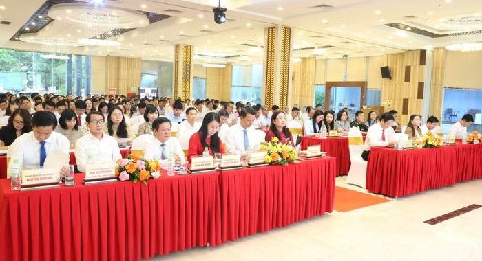 Các đại biểu tham dự hội nghị.