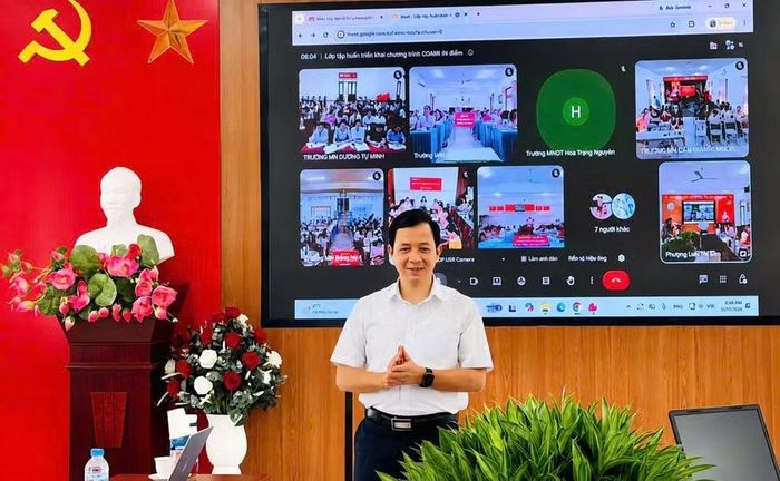 Ông Nguyễn Văn Hưng, Phó Giám đốc Sở GD&ĐT Thái Nguyên phát biểu tại chương trình.