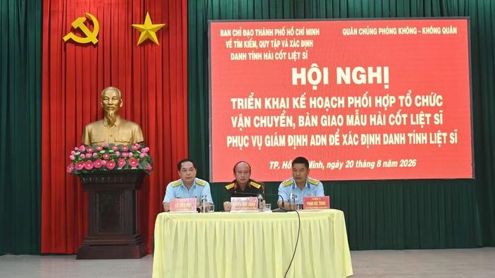 Việc tổ chức vận chuyển không chỉ là nhiệm vụ chuyên môn mà còn là hành trình tri ân, đưa các liệt sĩ đến gần hơn với cơ hội được xác định danh tính, trở về với gia đình, quê hương.