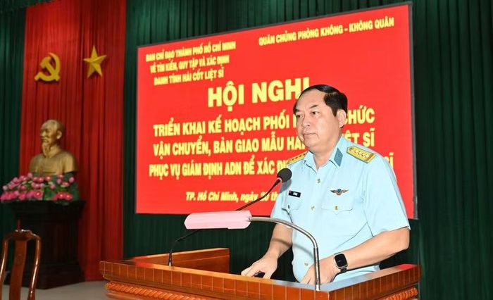 Đại tá Lê Văn Hợi, Chính ủy Sư đoàn Không quân 370.