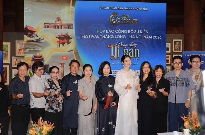Đại biểu chụp ảnh lưu niệm tại chương trình.