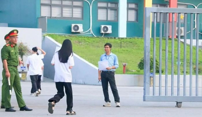 Các thí sinh thi lại tốt nghiệp THPT tại Tuyên Quang. (Ảnh: Thanh Hùng)