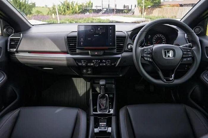 Không gian bên trong Honda City 2026 mới là khu vực có thể tạo ra khác biệt rõ hơn về trải nghiệm sử dụng.