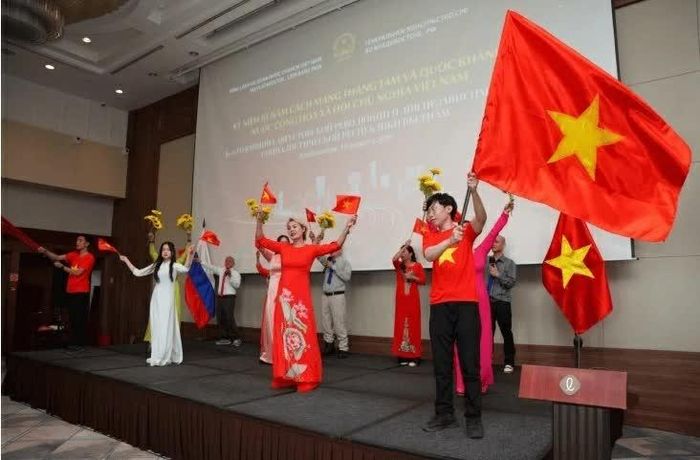 Các tiết mục văn nghệ của cộng đồng người Việt Nam tại Vladivostok. (Nguồn: Tổng Lãnh sự quán Việt Nam tại Vladivostok)