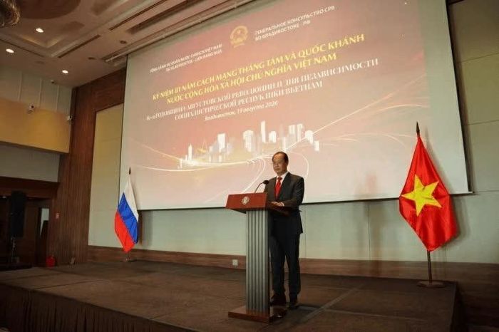 Tổng Lãnh sự Việt Nam tại Vladivostok Nguyễn Việt Kiên phát biểu khai mạc. (Nguồn: Tổng Lãnh sự quán Việt Nam tại Vladivostok)