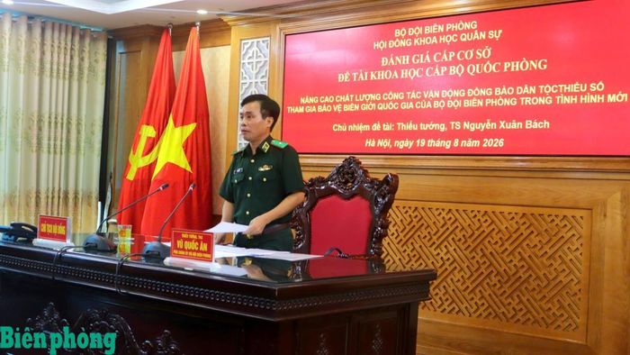 Thiếu tướng Vũ Quốc Ân, Phó Chính ủy Bộ đội Biên phòng phát biểu chỉ đạo tại buổi đánh giá cấp cơ sở đề tài khoa học. Ảnh: Lương Linh