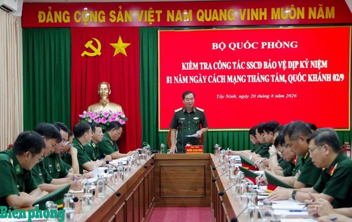 Trung tướng Trương Mạnh Dũng kết luận kiểm tra. Ảnh: Đinh Quân