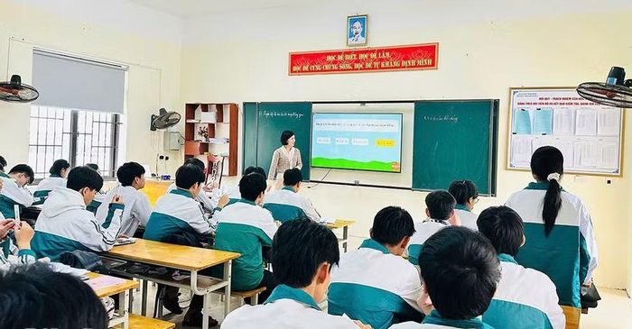 Học sinh lớp 1, 9 và 12 tỉnh Ninh Bình tựu trường từ ngày 27/8. Ảnh: Thành Trung