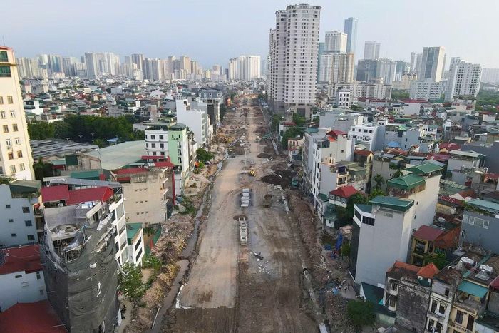 Hiện địa phương đang triển khai công tác đấu thầu để thi công dự án, đặt mục tiêu hoàn thành tuyến đường trong năm 2026, đồng bộ với dự án đường Vành đai 2,5 trên địa bàn phường.