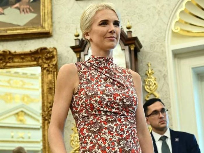Harp tham gia chiến dịch tranh cử của ông Trump năm 2020 và kể lại hành trình chống chọi ung thư tại Đại hội Toàn quốc đảng Cộng hòa. Sau khi ông Trump thất cử, cô làm người dẫn chương trình tại One America News Network, thường xuyên ủng hộ các quan điểm của ông về cuộc bầu cử. Harp trở lại đội ngũ của ông Trump năm 2022 và tham gia chiến dịch tái tranh cử từ năm 2023.