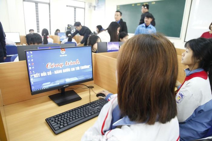 Tỉnh Đoàn Bắc Ninh hoàn thành công trình thanh niên “Kết nối số – Nâng bước em tới trường”.