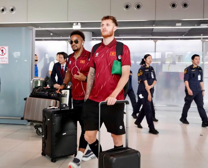 Đội tuyển Việt Nam chỉ có một đêm hồi phục sau chiến thắng 2-0 trước Malaysia tại bán kết lượt về. Tuy nhiên, bầu không khí trong đội vẫn rất tích cực khi các cầu thủ đang đứng trước cơ hội bảo vệ ngôi vô địch Đông Nam Á.