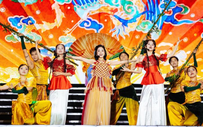 Khi được chuyển hóa bằng ngôn ngữ sáng tạo phù hợp, chính vốn văn hóa cũ lại trở thành chất liệu khác biệt cho sản phẩm mới.