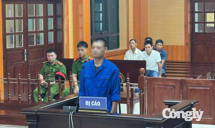 Bị cáo Vũ Bá Phóng tại phiên tòa xét xử sáng 20/8/2026. (Ảnh: TV)