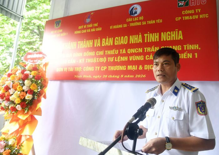 Đại tá Trương Văn Hùng phát biểu tại lễ khánh thành và bàn giao Nhà tình nghĩa.