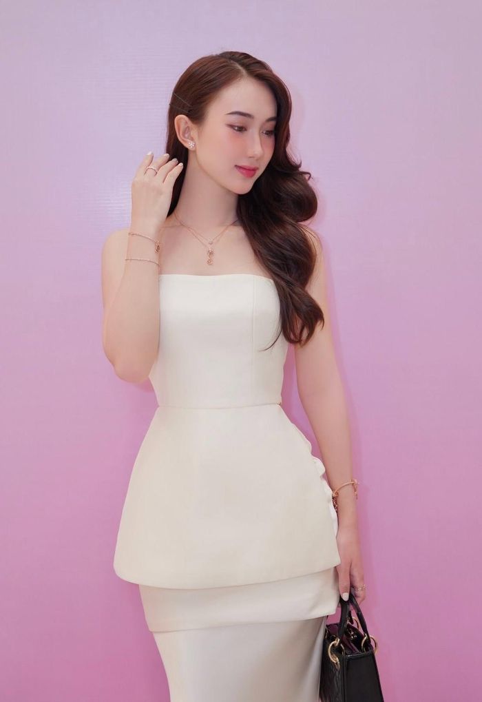 Nhan sắc trong veo của nữ diễn viên 21 tuổi. 