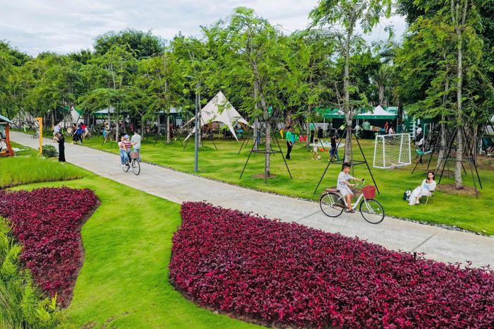 Không gian xanh, khuyến khích người lớn, trẻ nhỏ ra ngoài, hạn chế thời gian dùng thiết bị điện tử.