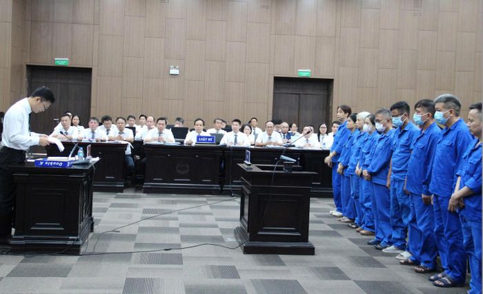Các bị cáo tại tòa. Ảnh: MH