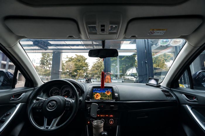 Góc nhìn từ vị trí người lái của Mazda CX-5 sau khi hoàn thiện và nghiệm thu. Ảnh chỉ dùng tham khảo trong điều kiện chụp cụ thể