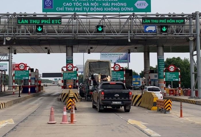 Cục Đường bộ đề nghị rà soát việc thu phí ví điện tử liên kết với tài khoản giao thông.