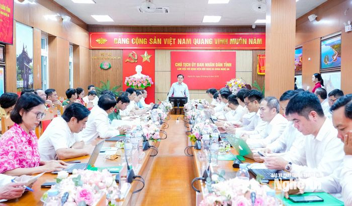Đồng chí Võ Trọng Hải - Phó Bí thư Tỉnh uỷ, Chủ tịch UBND tỉnh làm việc với Bệnh viện Hữu nghị Đa khoa Nghệ An. Ảnh: Phạm Bằng
