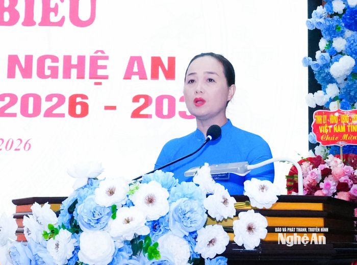 Phó Chủ tịch Ủy ban MTTQ Việt Nam tỉnh Trần Thị Thu Hương phát biểu tại Đại hội. Ảnh: Mai Hoa