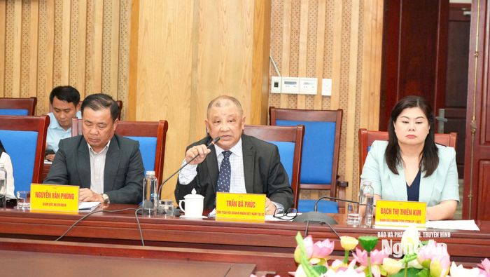 Ông Trần Bá Phúc - Chủ tịch Hội Doanh nhân Việt Nam tại Úc phát biểu tại cuộc làm việc. Ảnh: TL