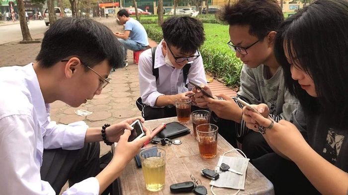 Đặc biệt với người trẻ, những hình ảnh xuất hiện thường xuyên có thể tạo ra một thứ chuẩn mực vô hình.
