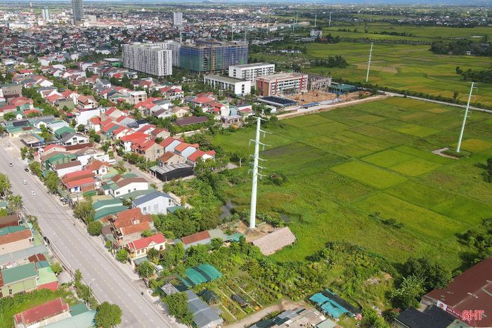 Dự án cũng tạo tiền đề khai thác, sử dụng hiệu quả tài nguyên đất dọc theo tuyến đường, thu hút đầu tư khu vực giàu tiềm năng; đặc biệt, tạo điều kiện phát triển quỹ đất phục vụ phát triển công nghiệp, nông nghiệp chất lượng cao, kích cầu đầu tư.
