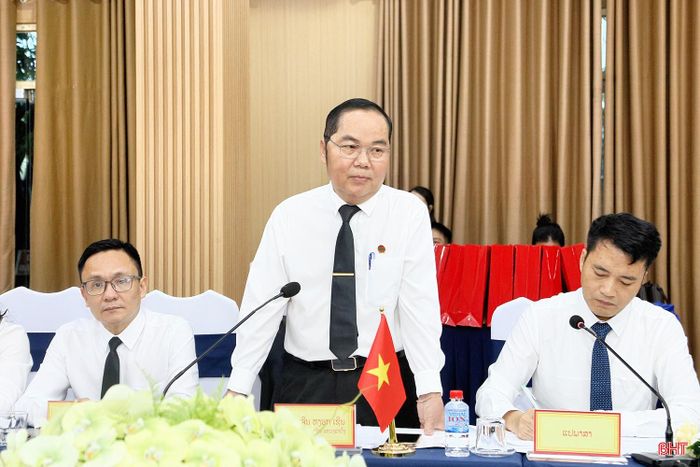  Ông Trần Ngọc Sơn – Chánh án TAND tỉnh Hà Tĩnh thông tin tại buổi hội đàm. 