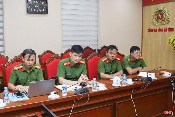 ... tại điểm cầu Hà Tĩnh.