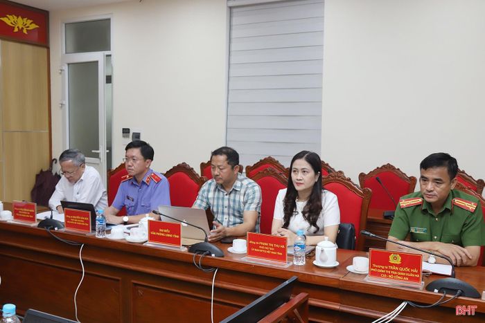 Các đại biểu tham dự...