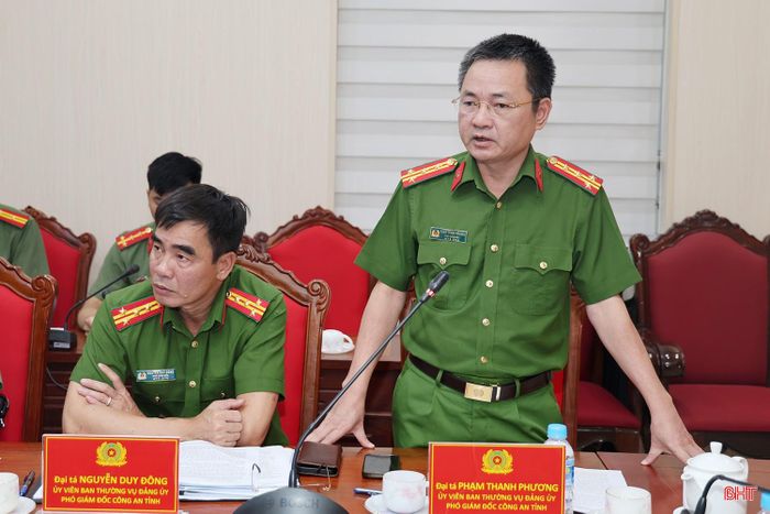 Đại tá Phạm Thanh Phương - Phó Giám đốc Công an tỉnh phát biểu tại hội nghị.