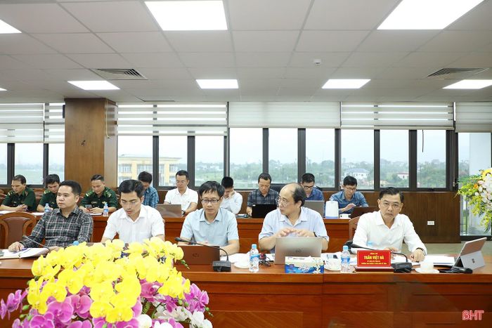 Đại biểu tham dự buổi làm việc.